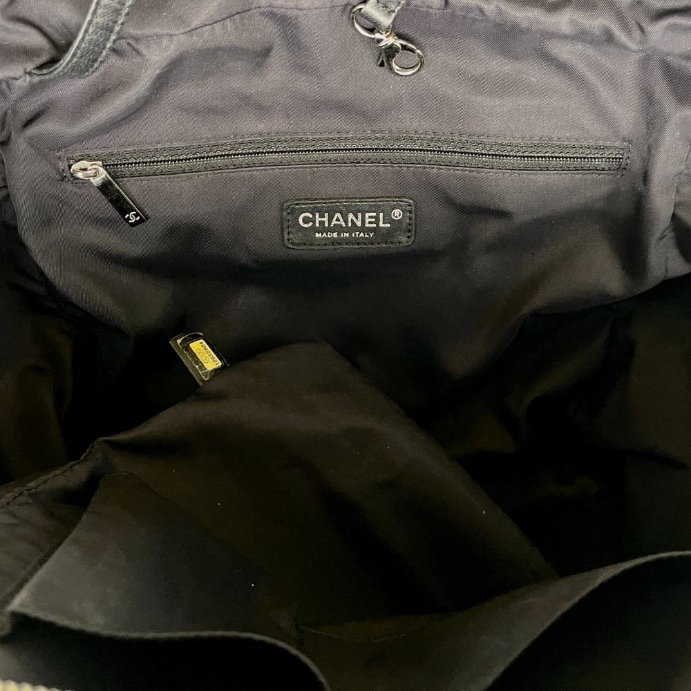 TAKE IT!  Vintage Chanel Paris Biarritz Bowler Tote Bag - Picture 15 of 15